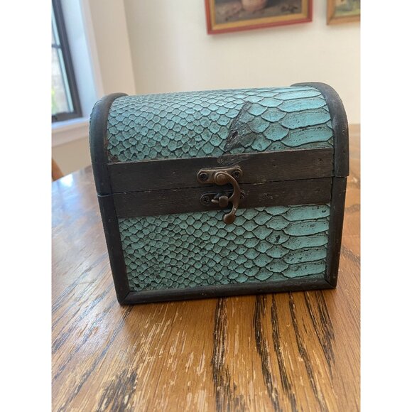 Vintage BLue Faux Leather Small Treasure Chest Jewelry Storage Box - Picture 1 of 7